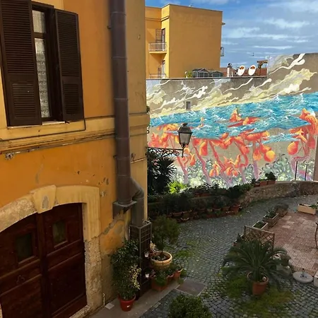 Old Town Nest In